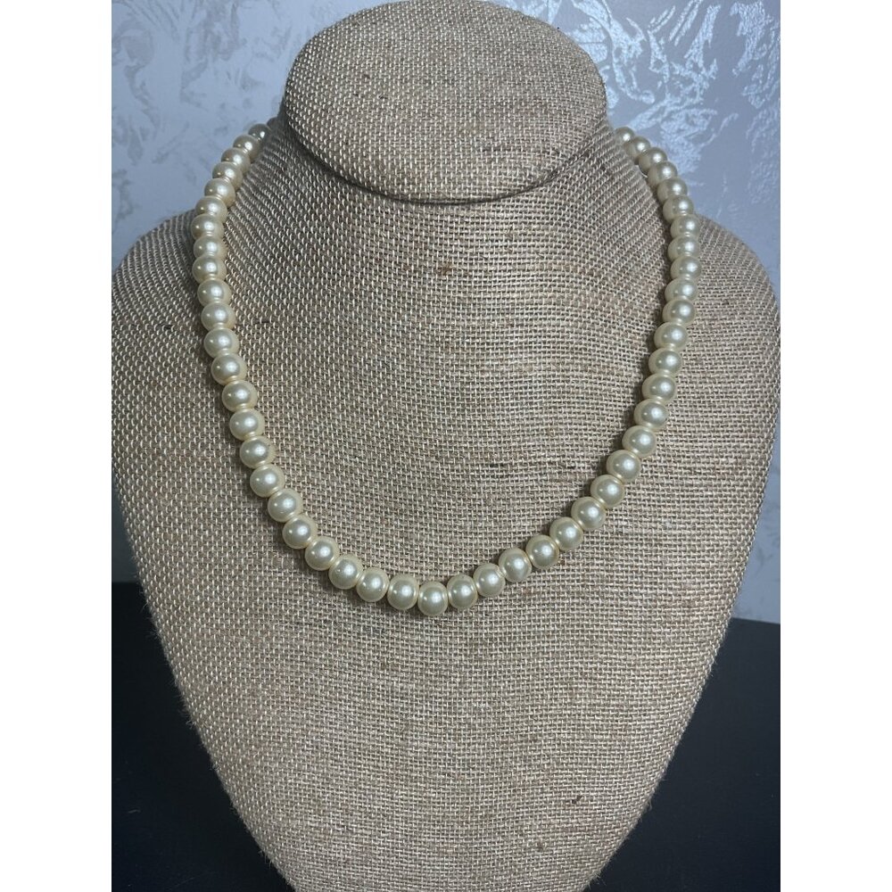 Vintage-Look Faux Pearl Necklace With Lobster Clasp & Adjustable Chain